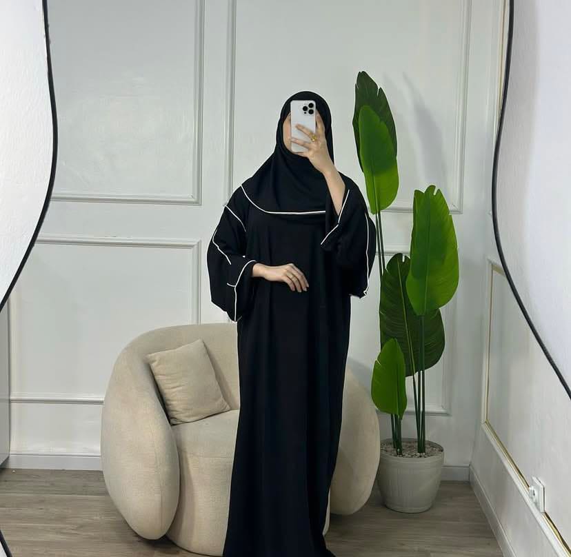 طقم صلاة و عباءة و حجاب في قطعة واحدة